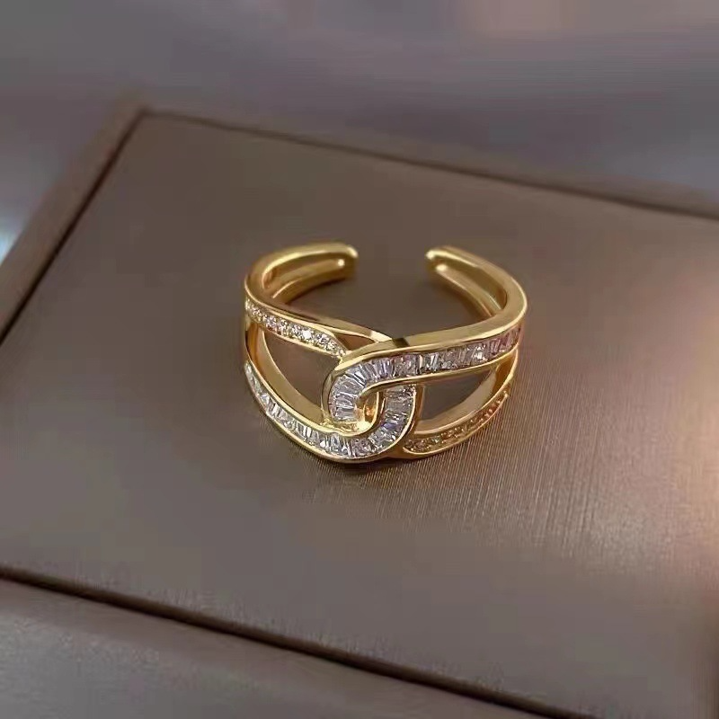 Tindra - Elegancki pierścionek z węzłem
