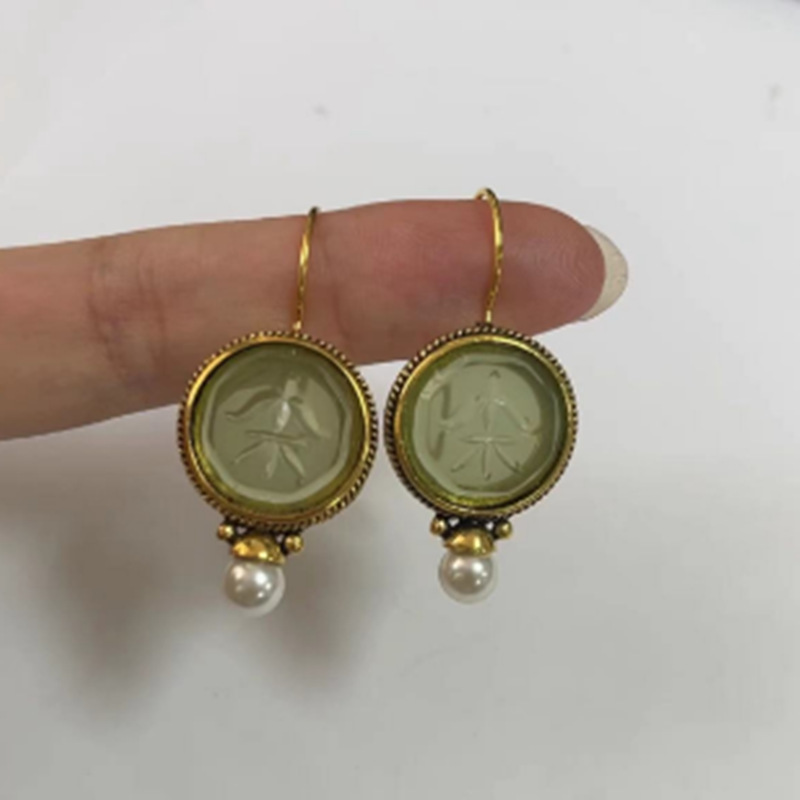 Leona – Vintage zielone kolczyki z kamieniami i perłami
