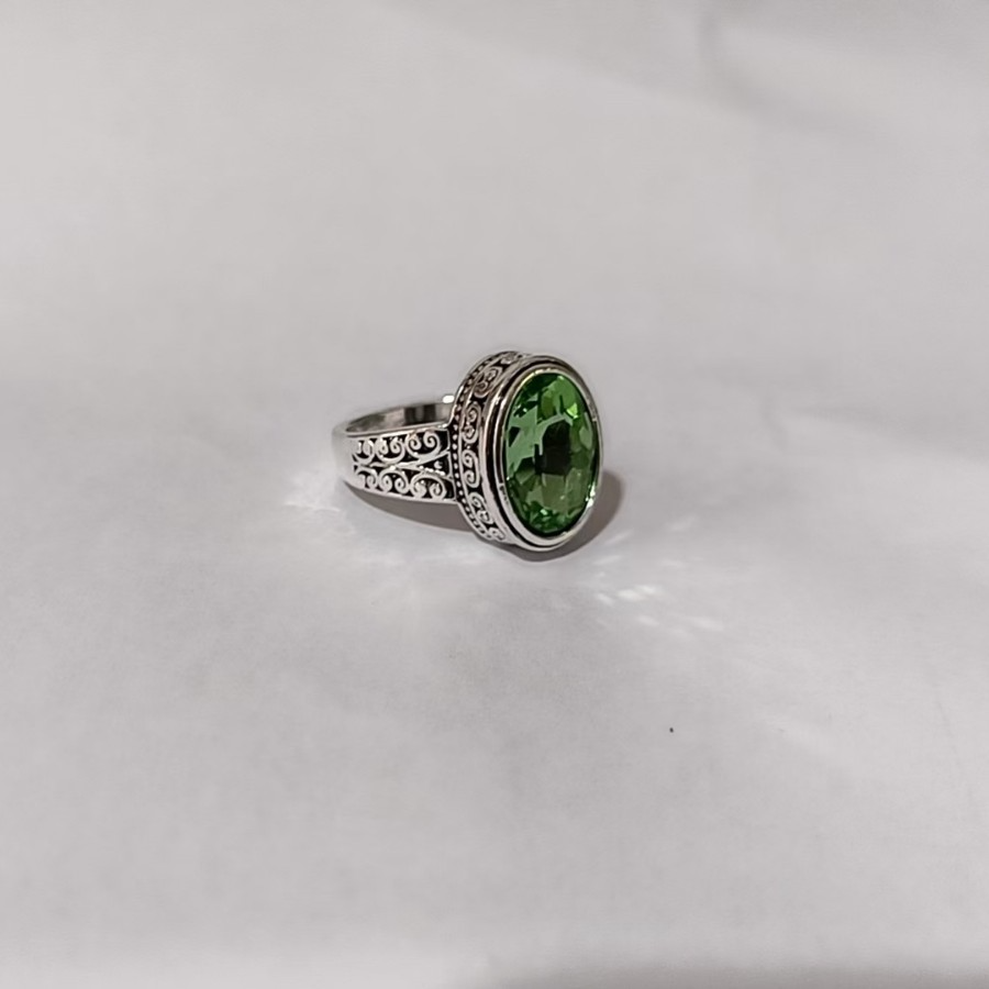 Pandora – Pierścionek z kryształem w kolorze oliwkowym w stylu vintage