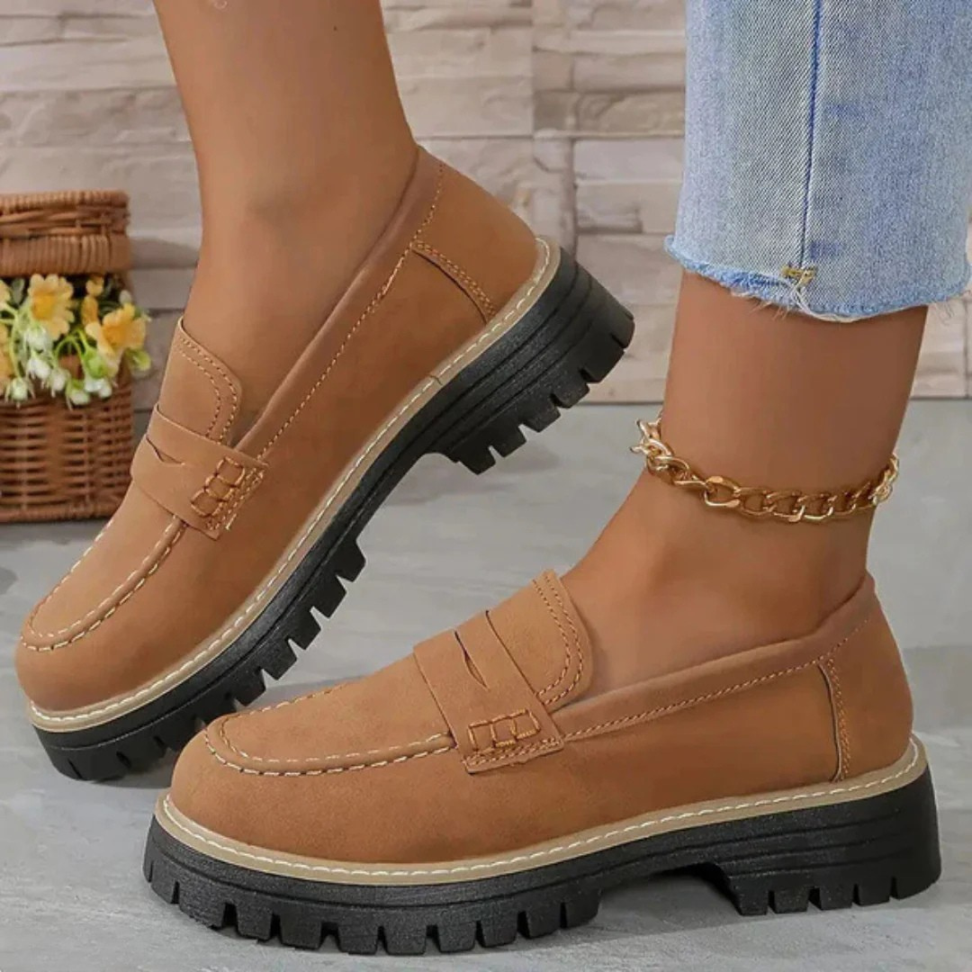 Chaye - Matowe buty w brytyjskim stylu