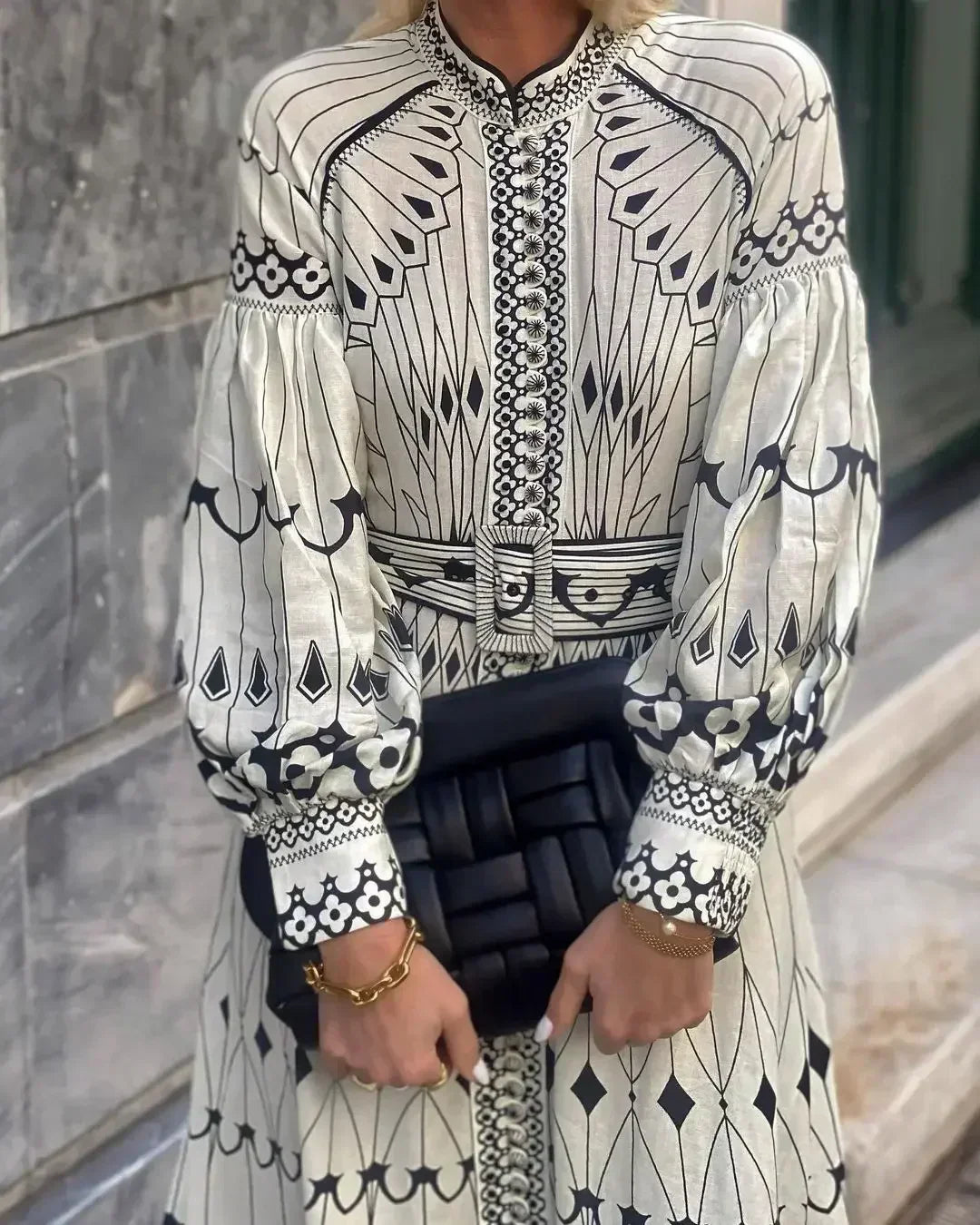 Mirabel - Elegancka sukienka o kroju litery A z nadrukiem w stylu retro