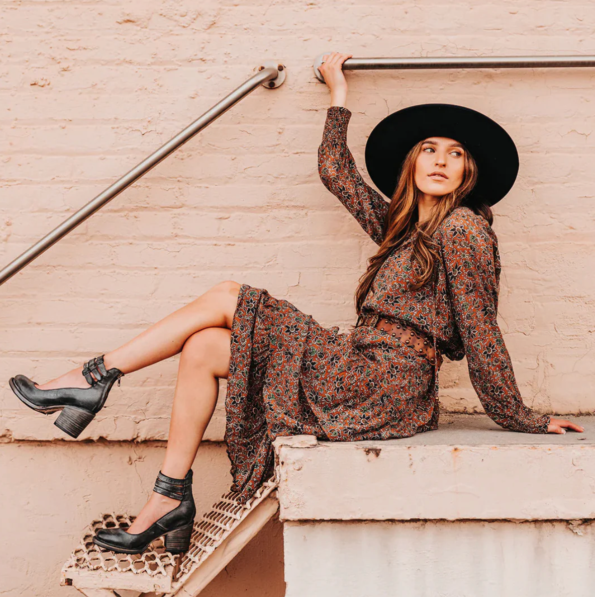 Lina - Klasyczne szpilki w stylu vintage