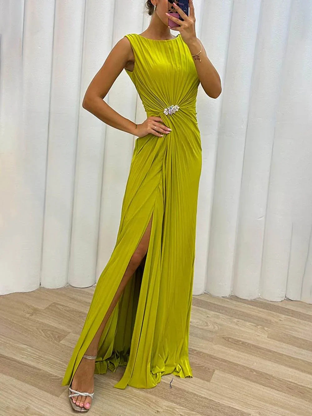 Davina - Zwiewna plisowana sukienka maxi
