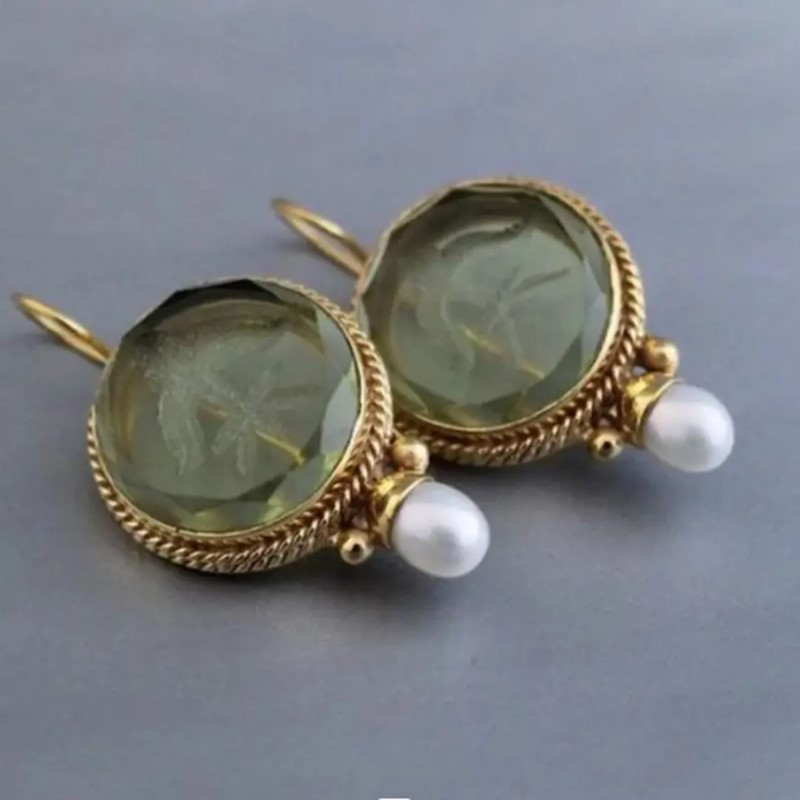 Leona – Vintage zielone kolczyki z kamieniami i perłami