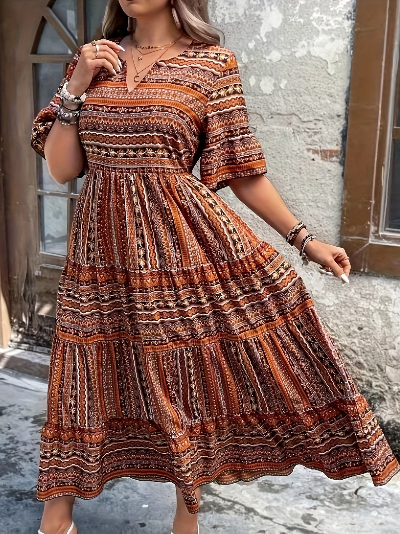 Sylpha - Elegancka sukienka w stylu bohemy z etnicznym nadrukiem