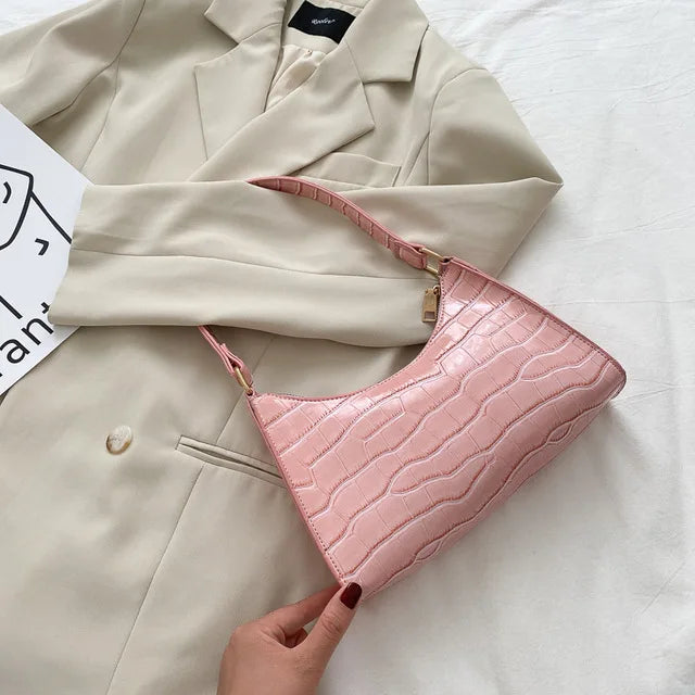 Tilly - Błyszcząca torebka crossbody z nadrukiem krokodyla