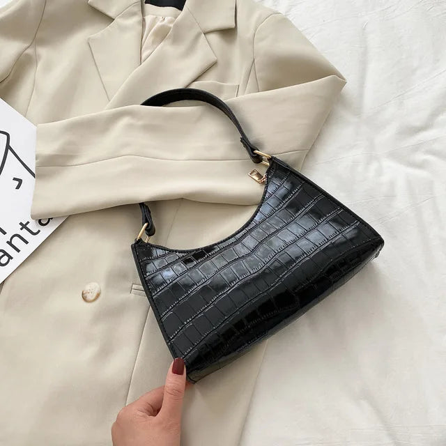 Tilly - Błyszcząca torebka crossbody z nadrukiem krokodyla