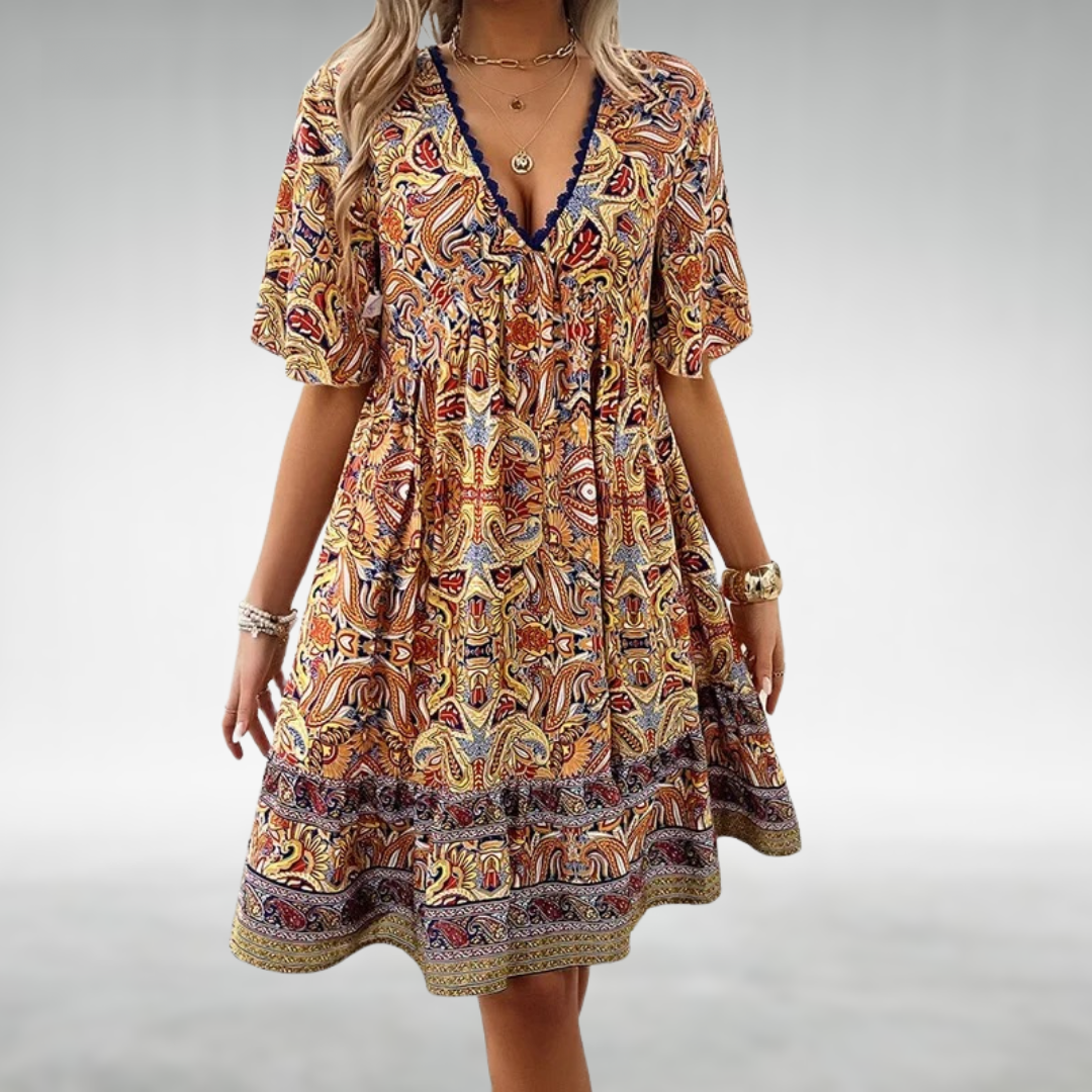 Adriana - Letnia mini sukienka w stylu boho z nadrukiem paisley