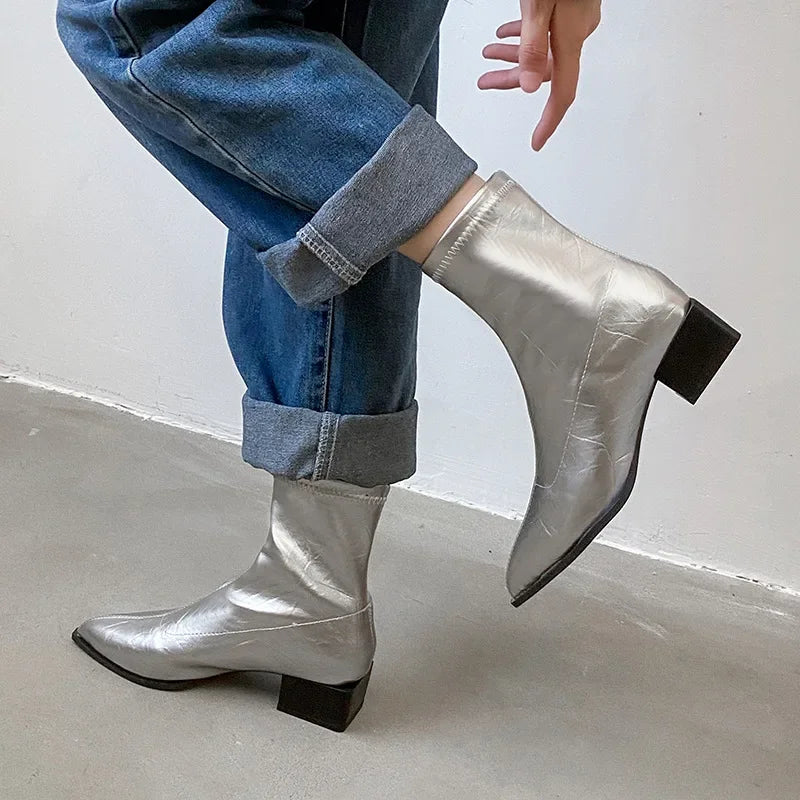 Buty z szerokim czubkiem