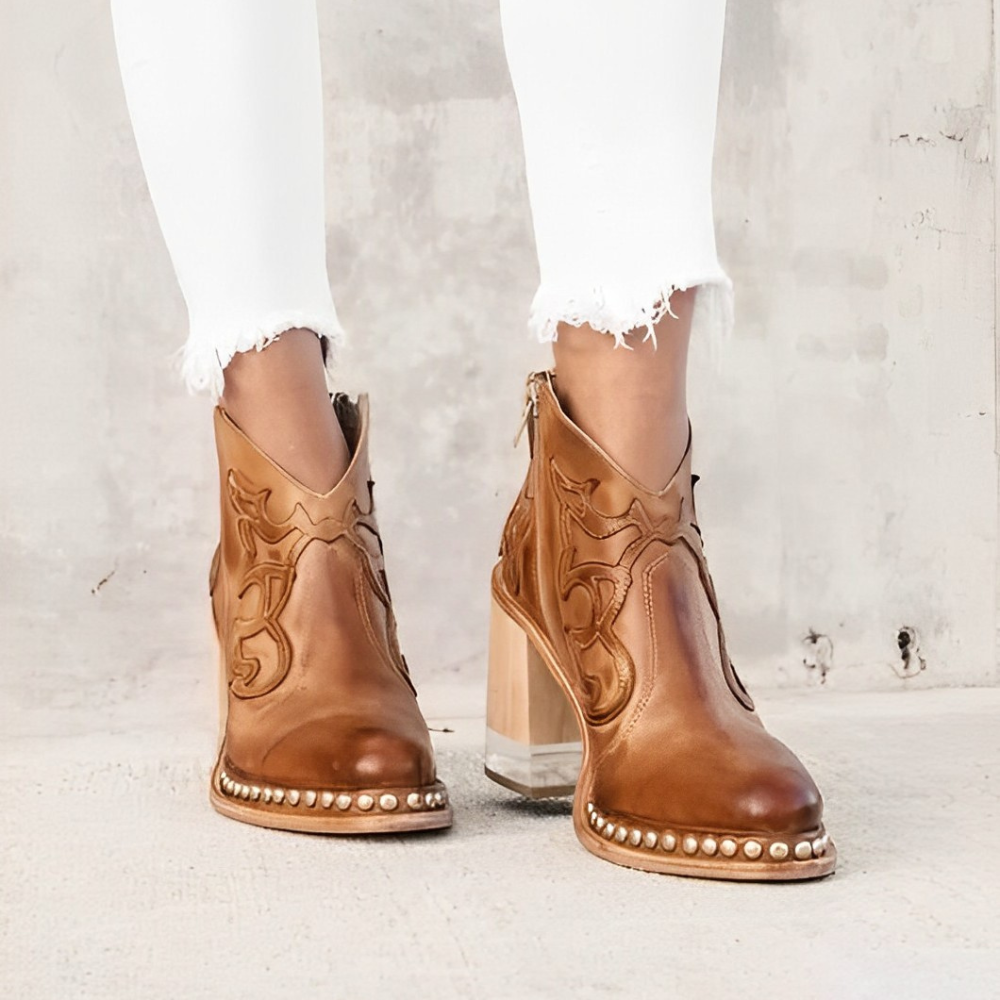 Avoralis™| Carmen Vintage Pumps