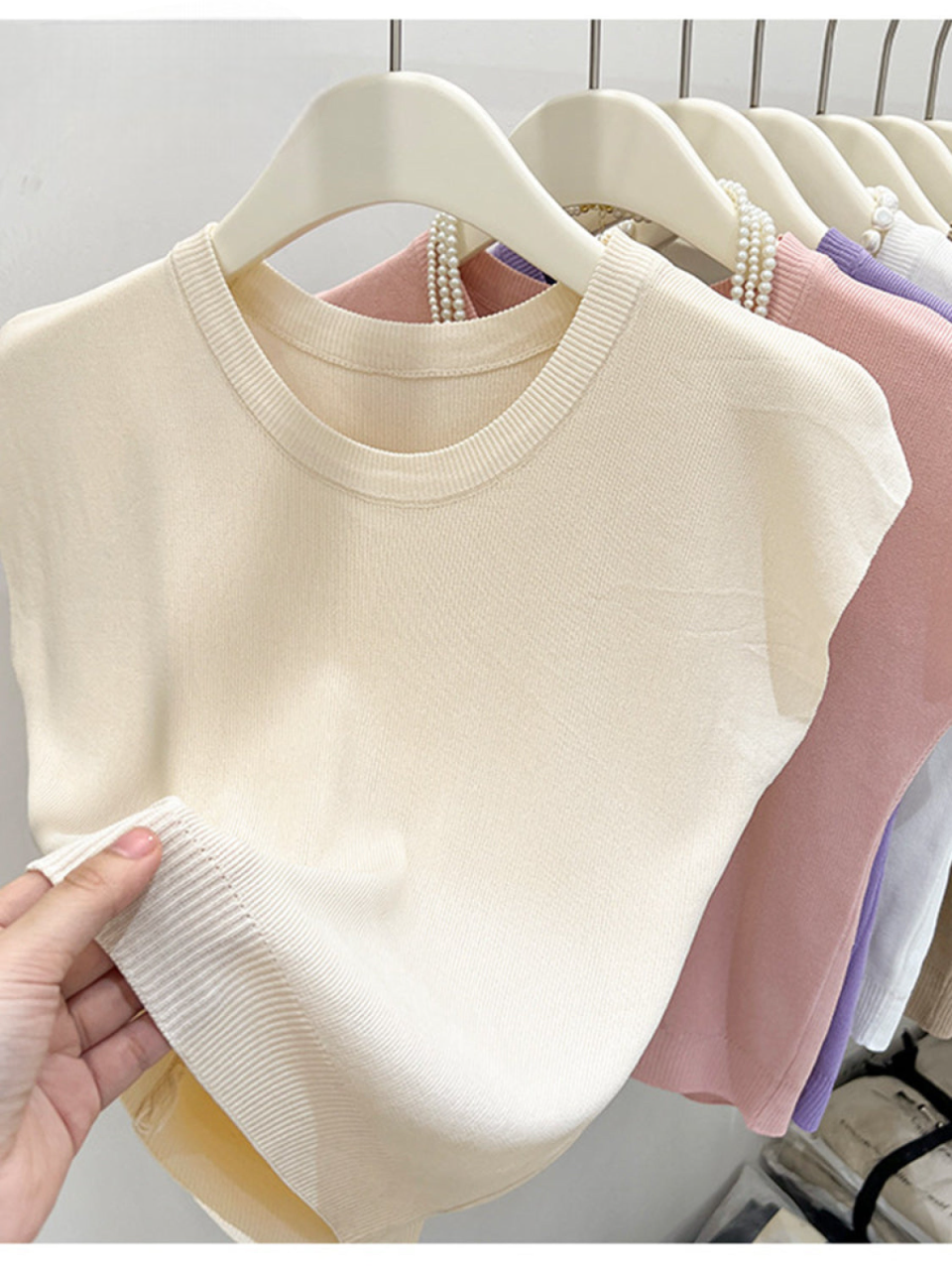 Stylowa damska bluzka casualowa slim fit bez rękawów z okrągłym dekoltem