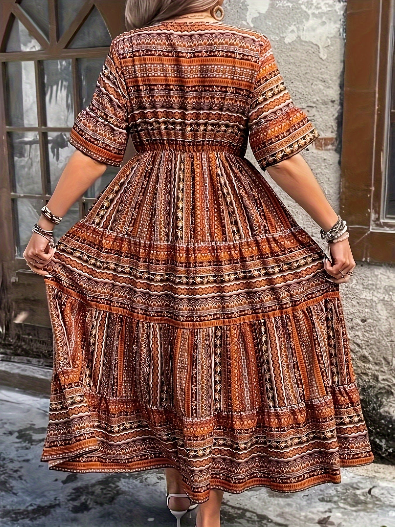 Sylpha - Elegancka sukienka w stylu bohemy z etnicznym nadrukiem