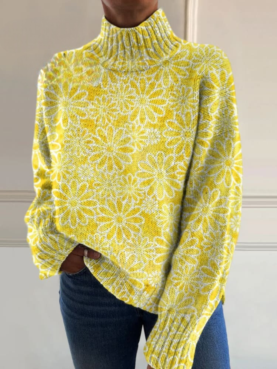 Sweter z golfem w stylu retro, z kolorowymi blokami i kwiatowym wzorem