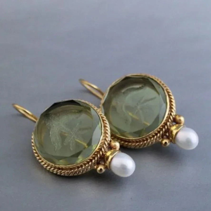 Leona – Vintage zielone kolczyki z kamieniami i perłami
